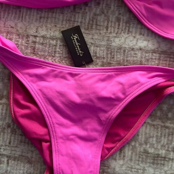Fredrick’s of Hollywood Size Medium Hot pink Bikini set NWT - Picture 4 of 6